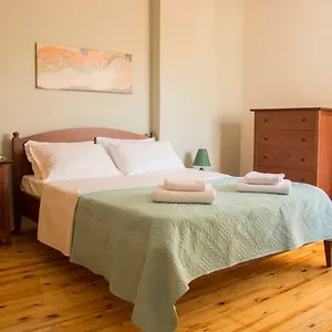https://julies-sunshine.hotels-of-thessaloniki.com